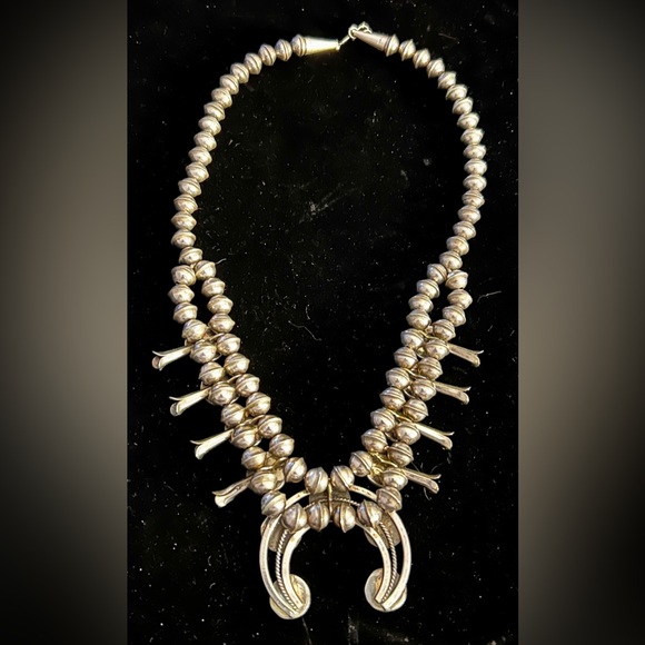 Pretty & dainty Sleeping Beauty Squash Blossom! Vintage Sterling and turquoise - Picture 7 of 12